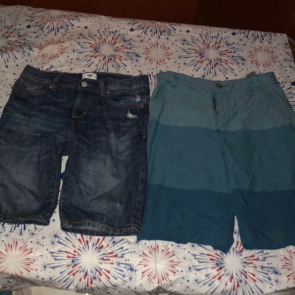 2 pairs of Boys Old Navy Shorts